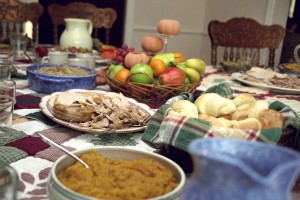 Turkey_dinner_with_family_and_friends